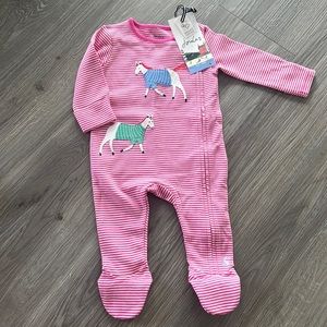 Baby nightgown with zipper